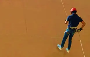 RAPPELLING